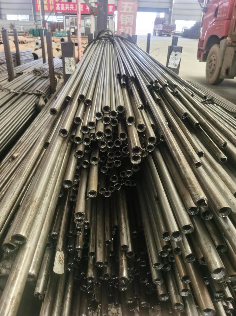 呼倫貝爾地區(qū)8163無縫鋼管切割零售價(jià)格分析